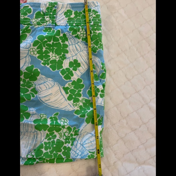SOLD! Lilly Pulitzer Shorts Size 4 - Picture 4 of 4
